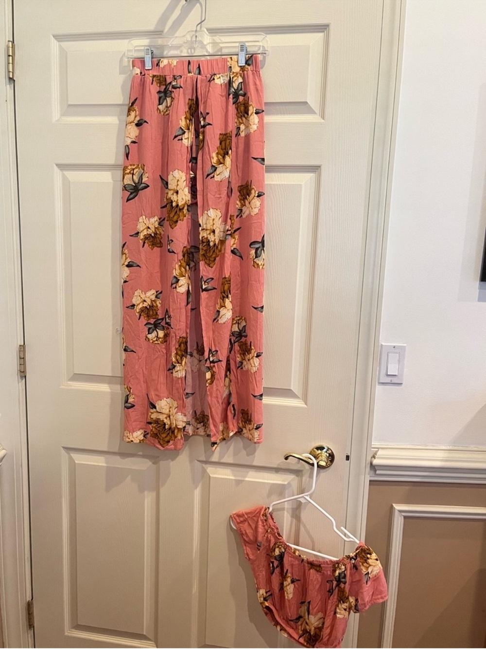ILLA ILLA  Floral Two-Piece Crop Top & Skirt/Shorts - Picture 5 of 9